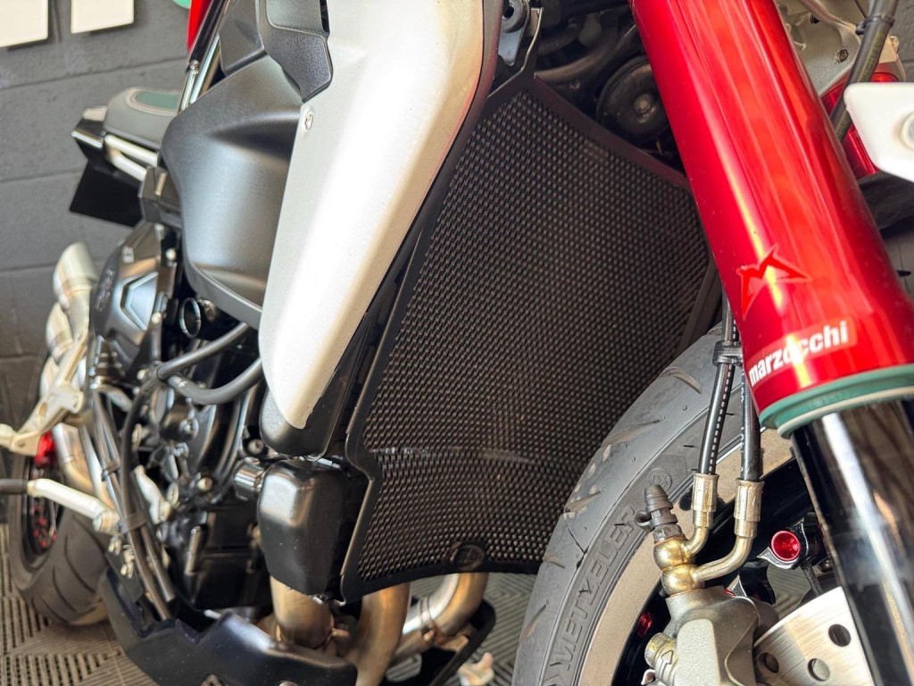 MV AGUSTA BRUTALE 800