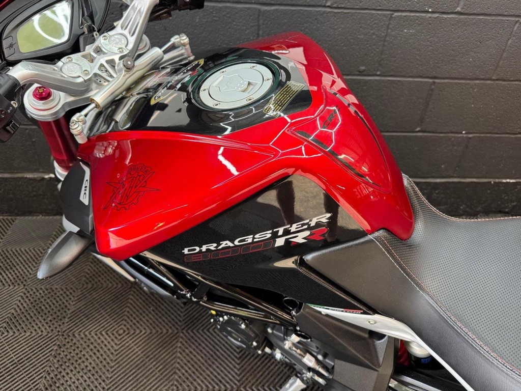 MV AGUSTA BRUTALE 800