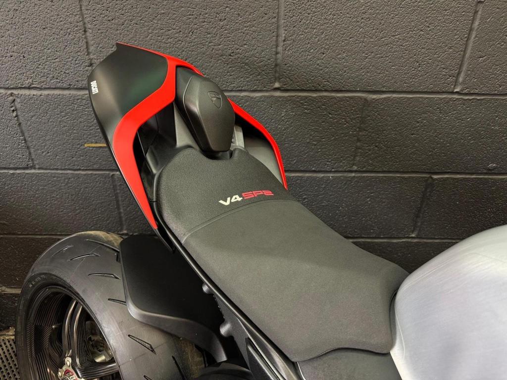 DUCATI Panigale V4