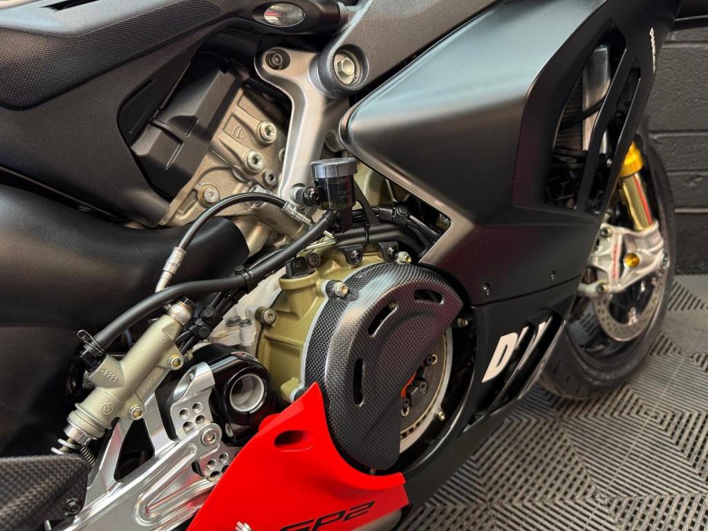 DUCATI Panigale V4