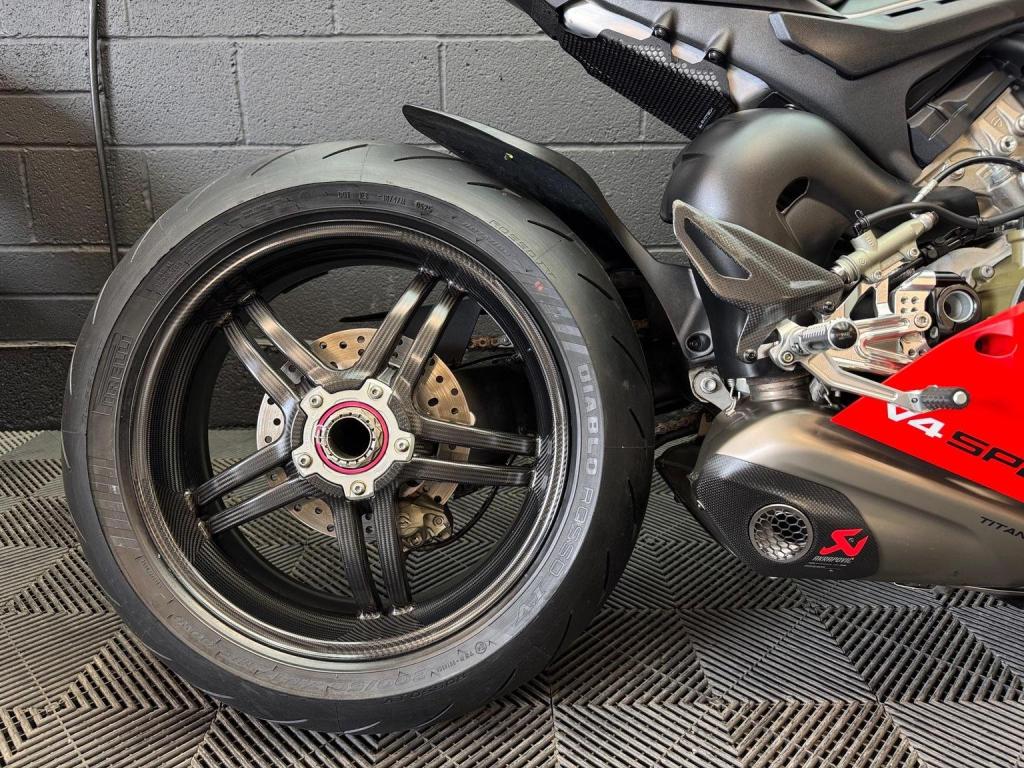 DUCATI Panigale V4