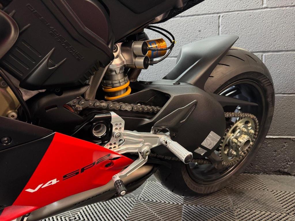DUCATI Panigale V4