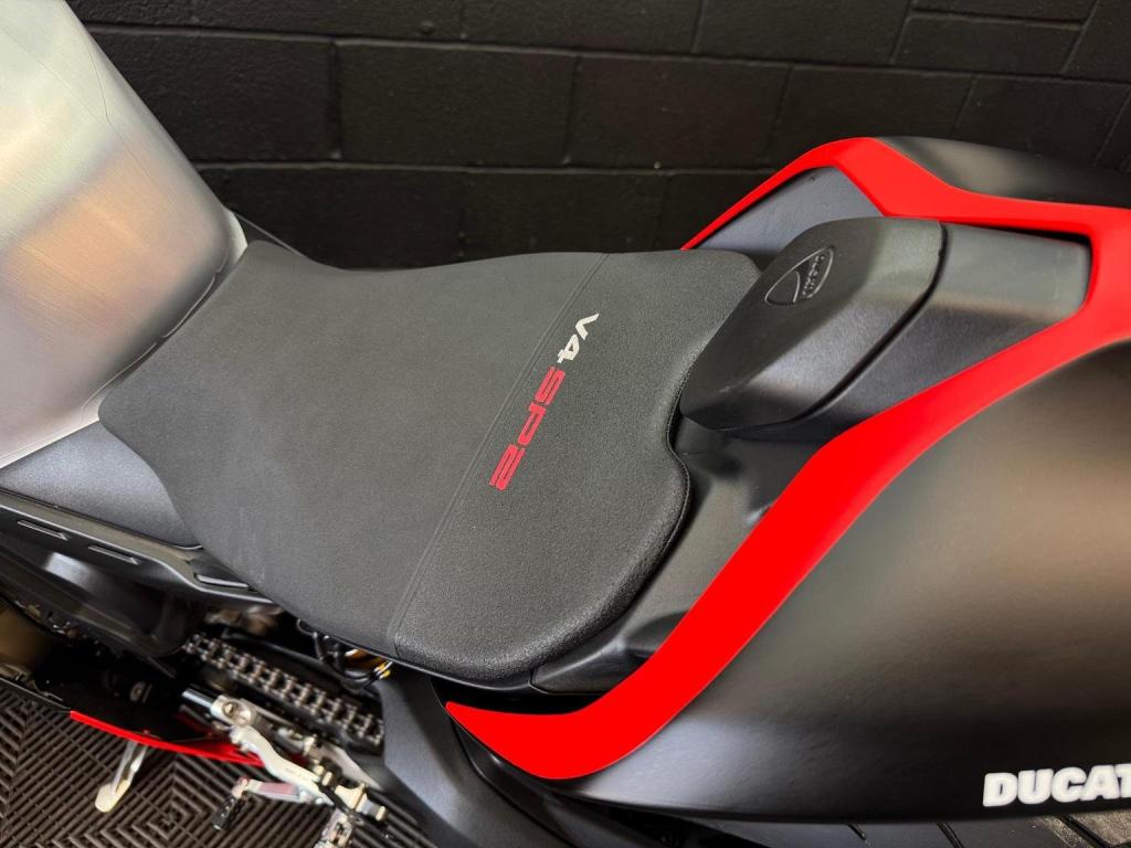 DUCATI Panigale V4