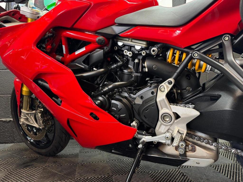 DUCATI Supersport S