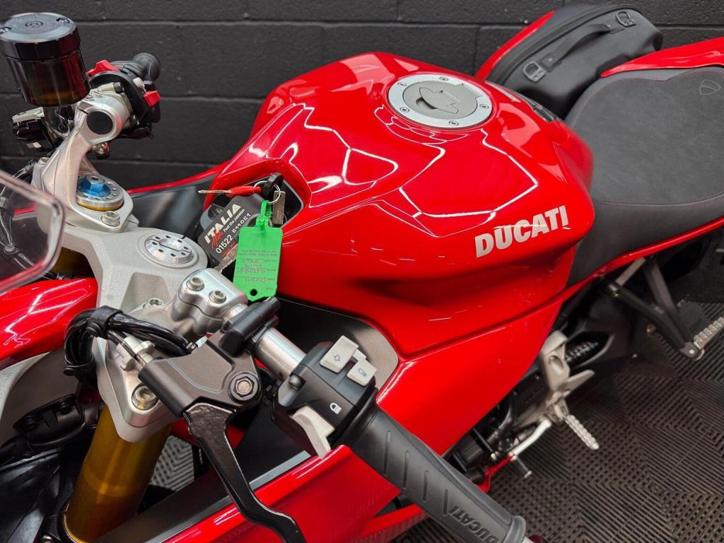 DUCATI Supersport S