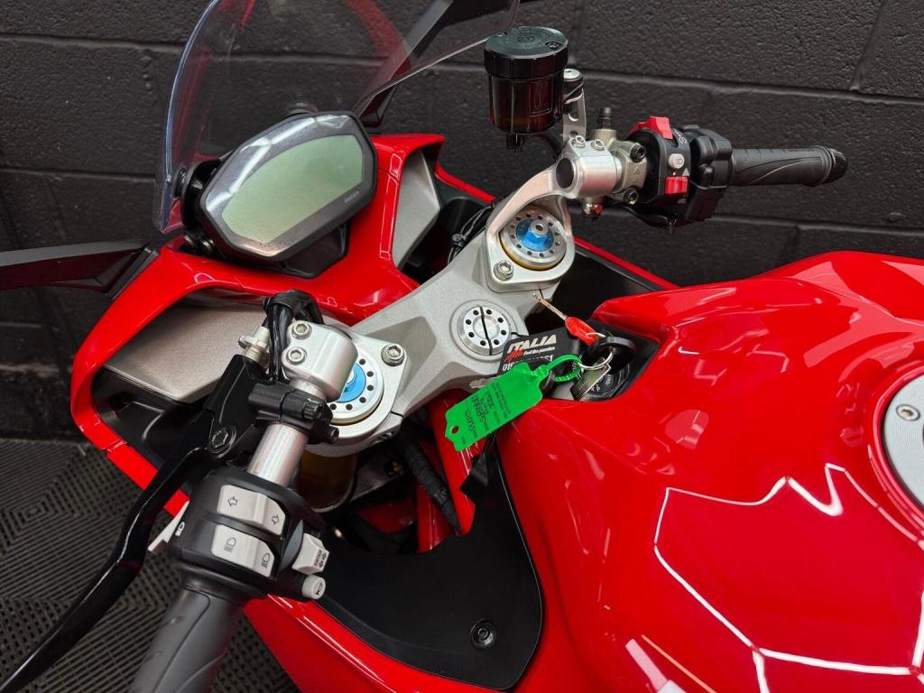 DUCATI Supersport S