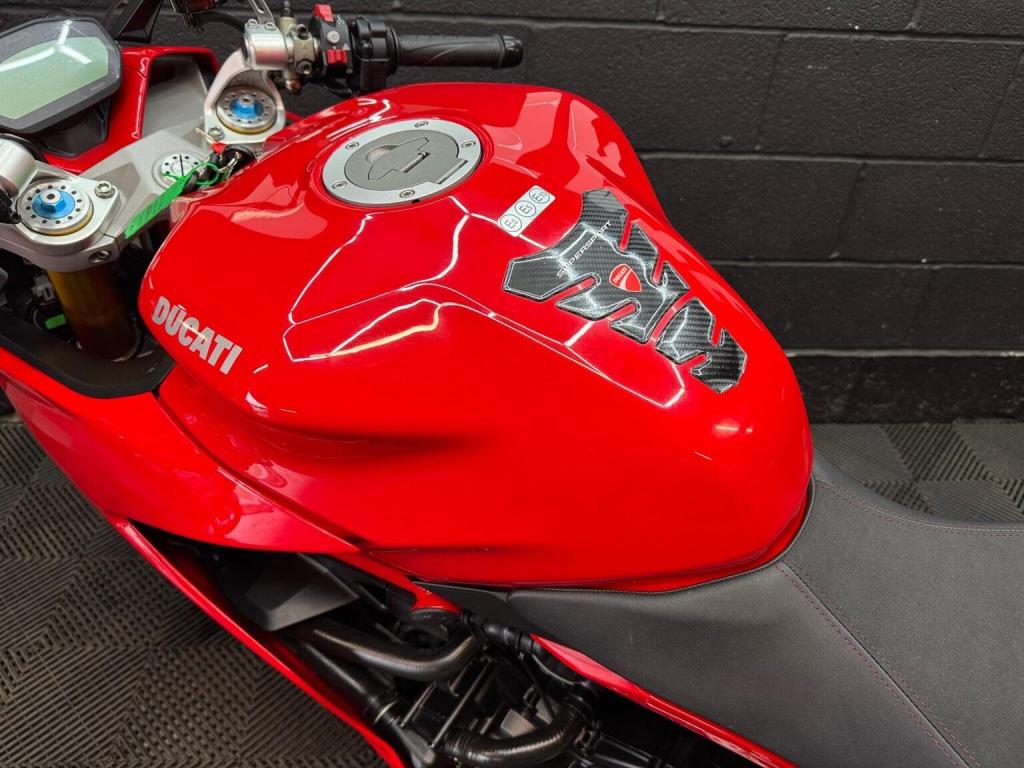 DUCATI Supersport S