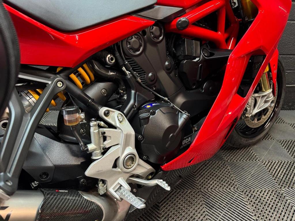 DUCATI Supersport S