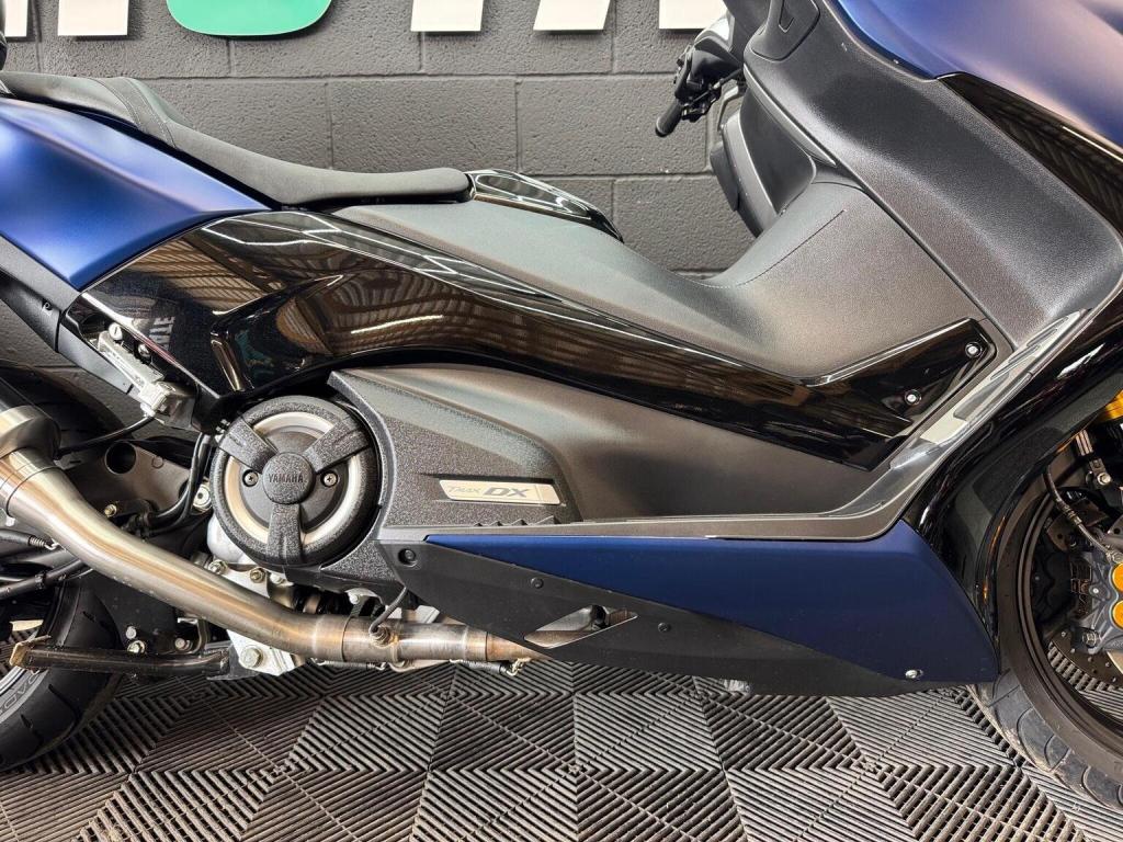 YAMAHA Tmax