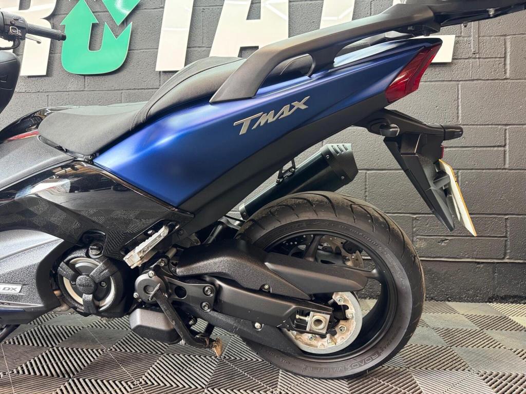 YAMAHA Tmax