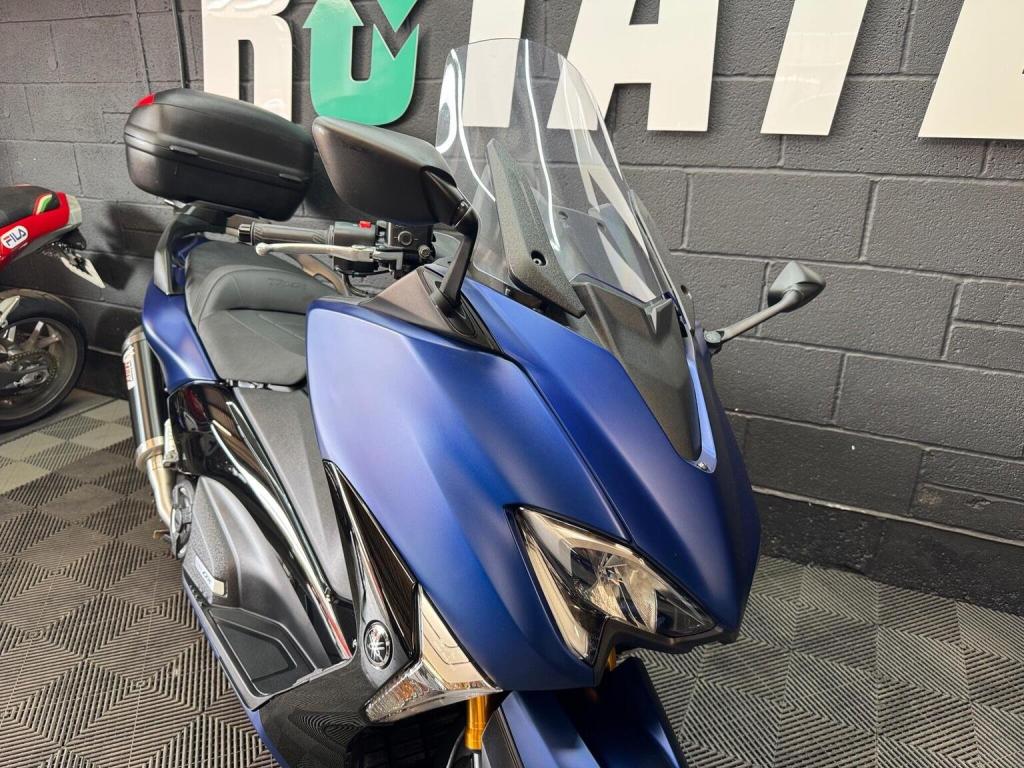 YAMAHA Tmax