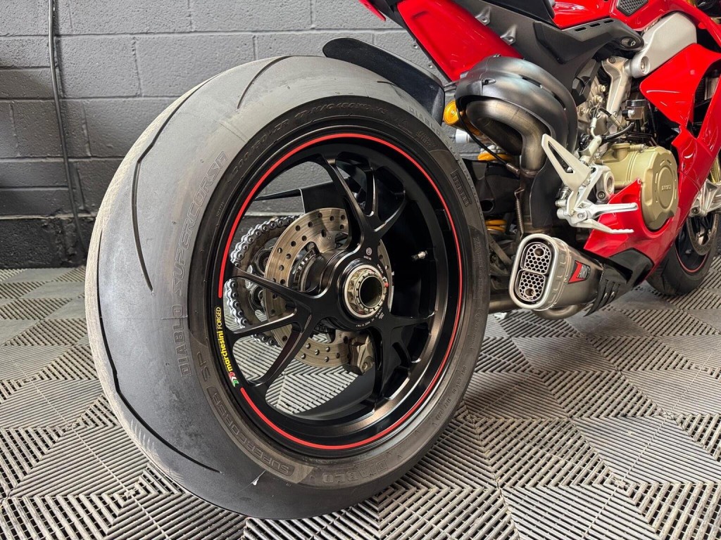 DUCATI PANIGALE V4S