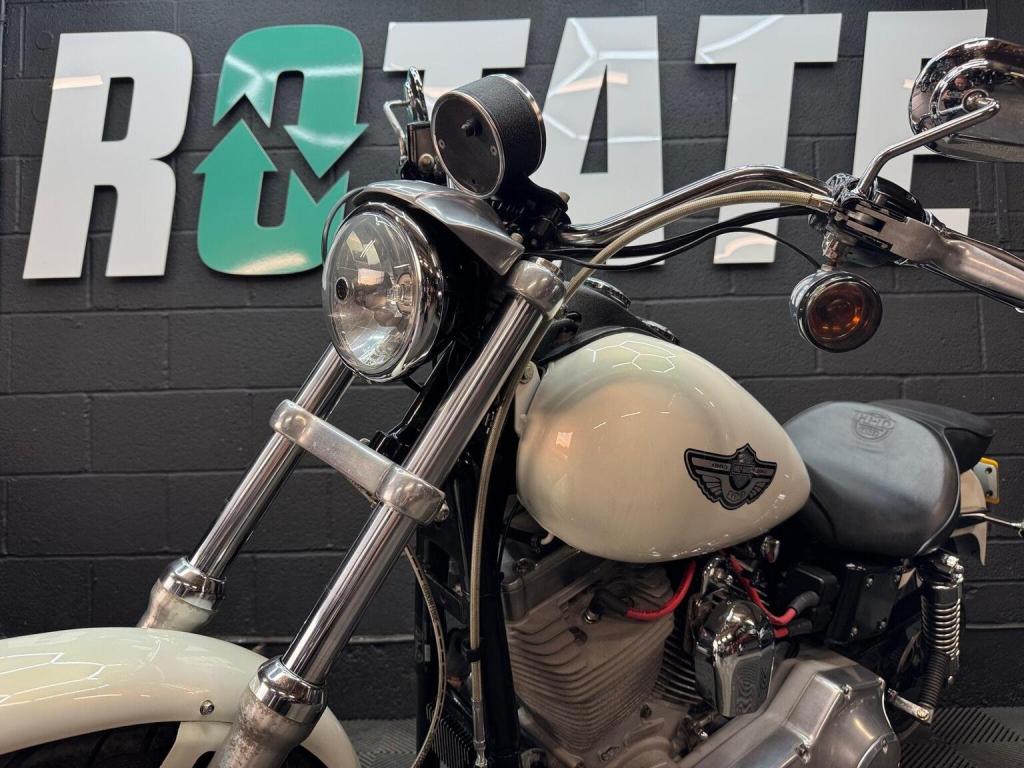 HARLEY-DAVIDSON Dyna