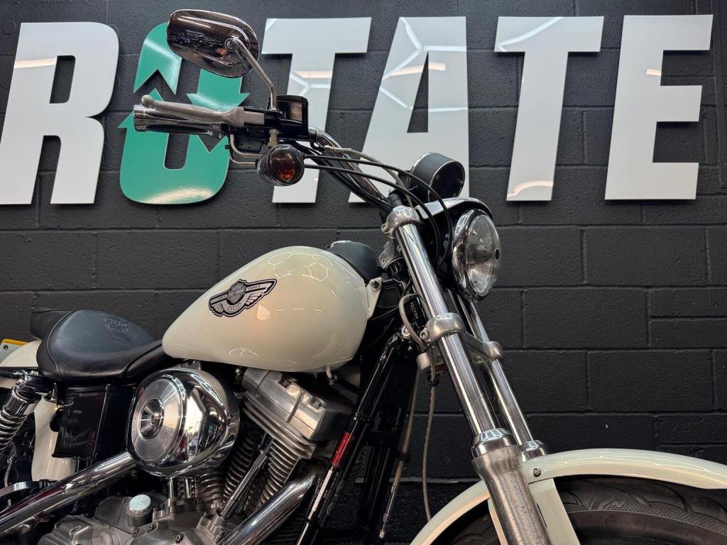 HARLEY-DAVIDSON Dyna