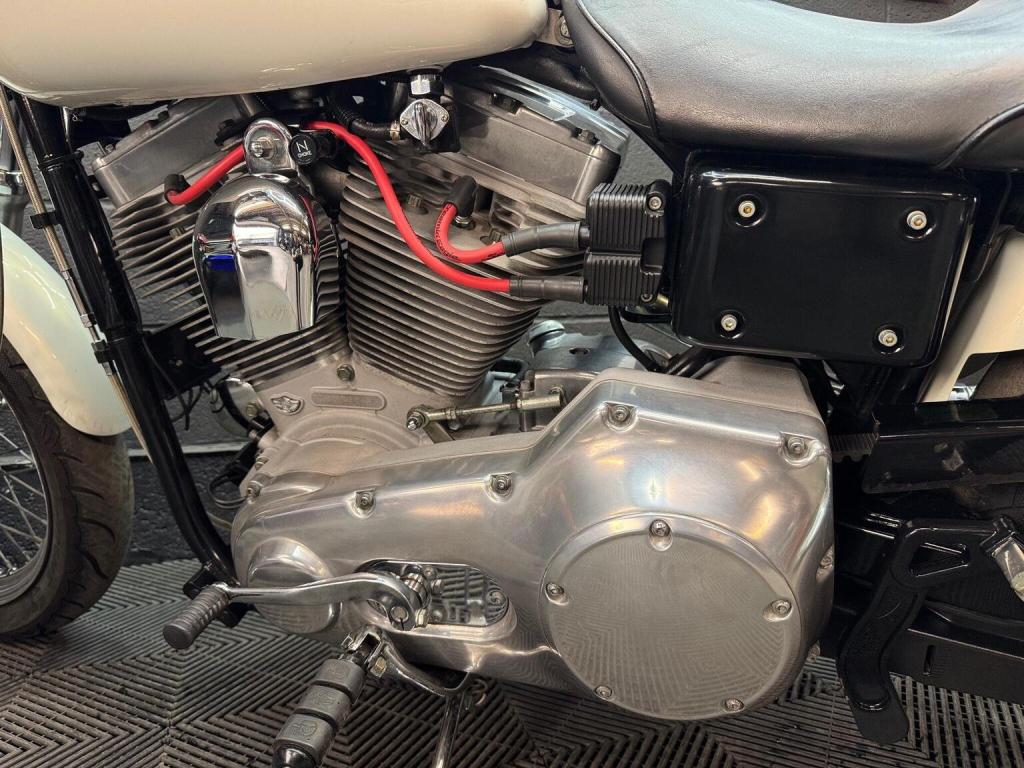 HARLEY-DAVIDSON Dyna