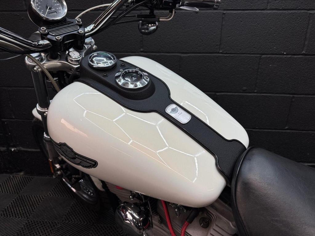 HARLEY-DAVIDSON Dyna