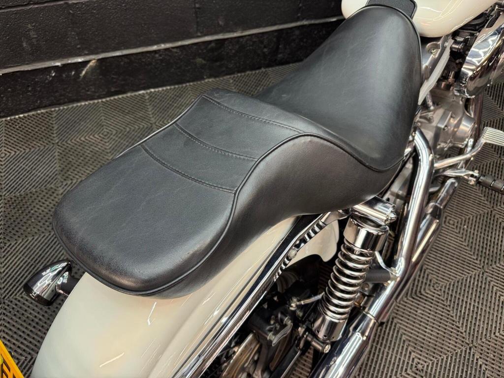 HARLEY-DAVIDSON Dyna