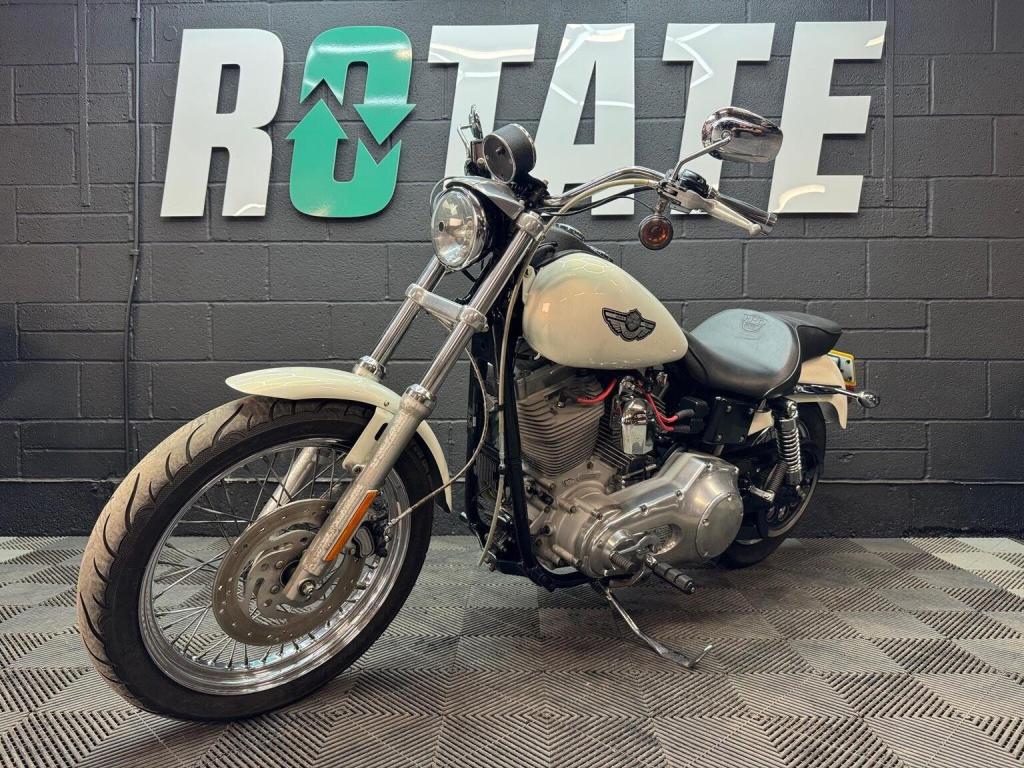 HARLEY-DAVIDSON Dyna