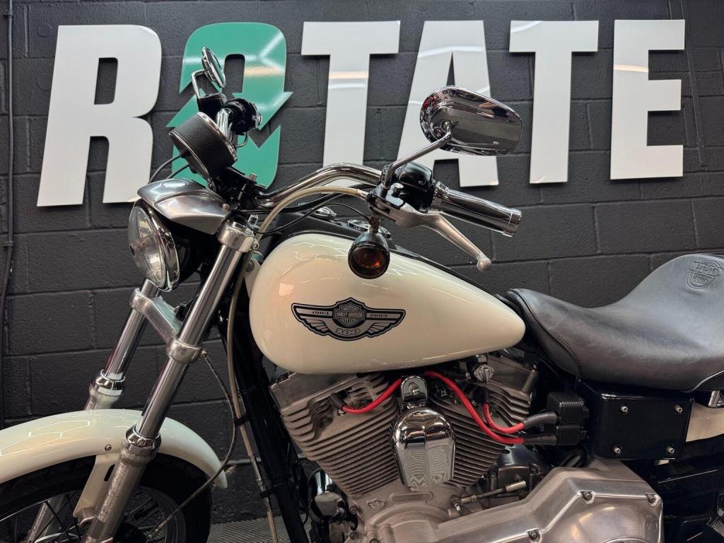 HARLEY-DAVIDSON Dyna