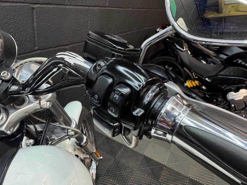 HARLEY-DAVIDSON Dyna