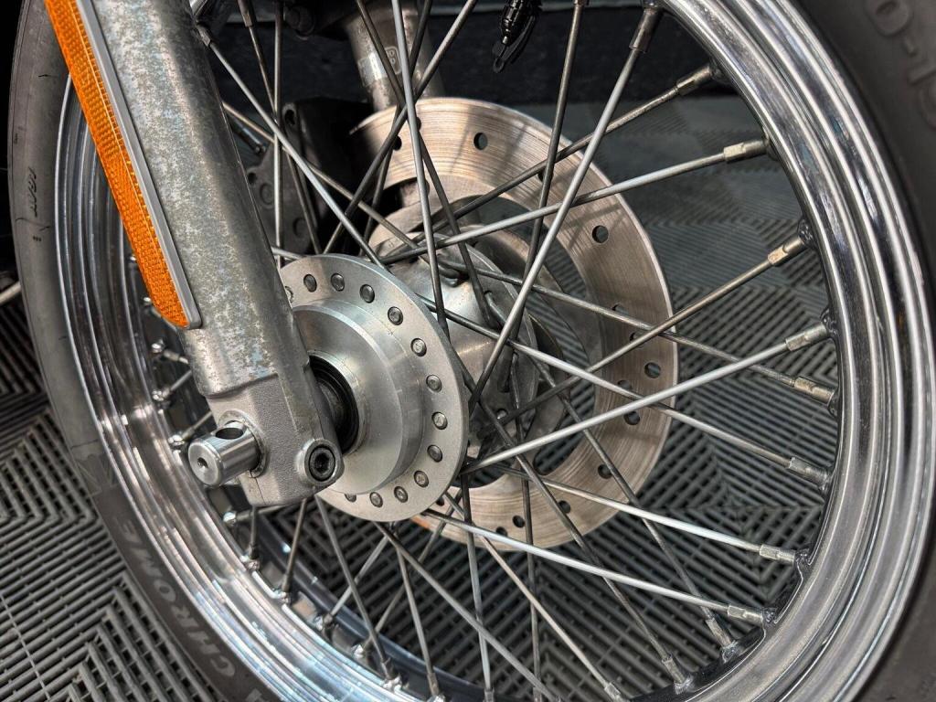 HARLEY-DAVIDSON Dyna