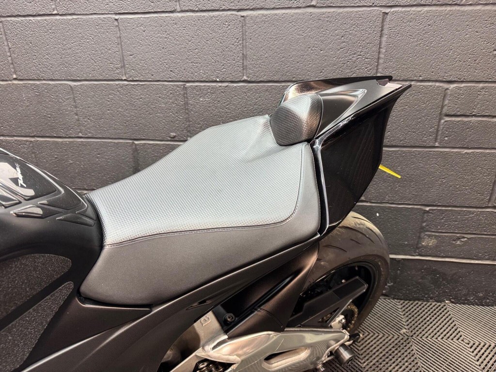 APRILIA Tuono 1000 V4