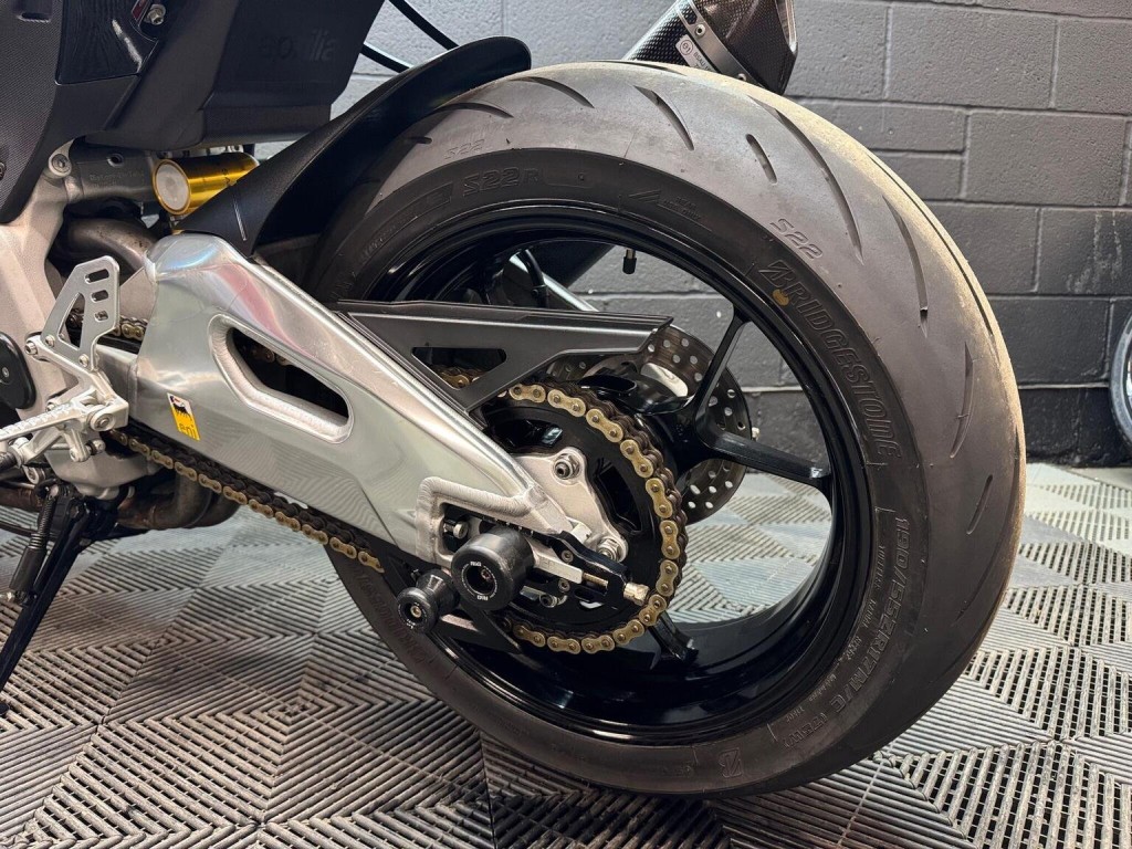 APRILIA Tuono 1000 V4