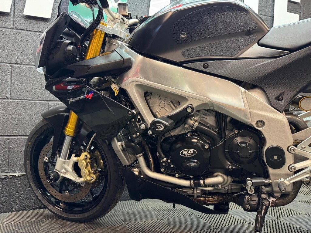 APRILIA Tuono 1000 V4