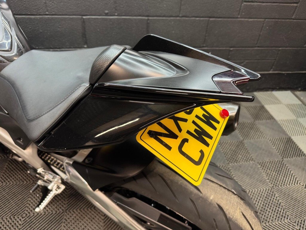 APRILIA Tuono 1000 V4