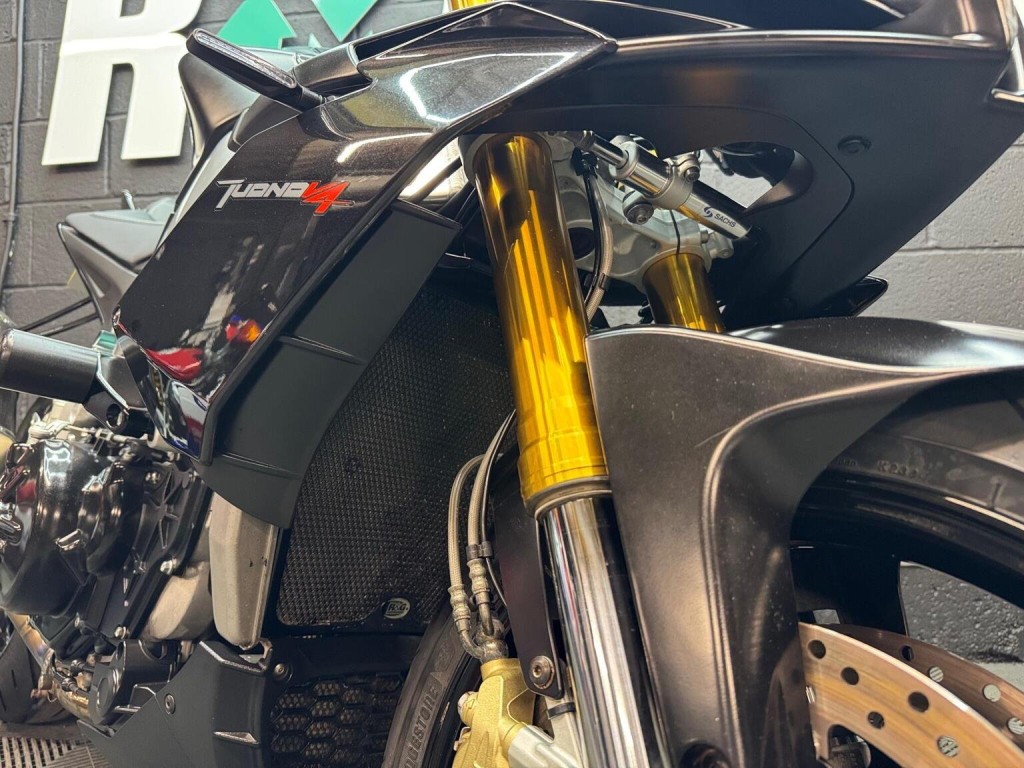 APRILIA Tuono 1000 V4