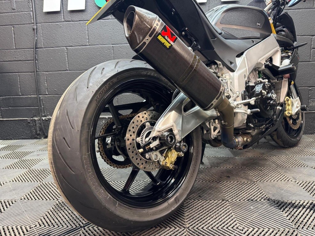 APRILIA Tuono 1000 V4