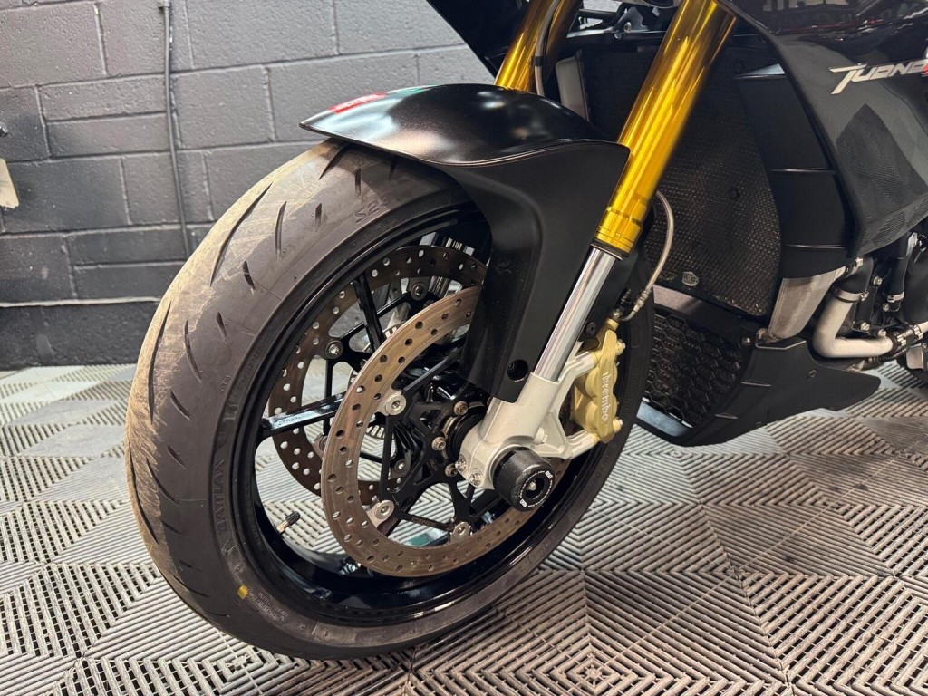 APRILIA Tuono 1000 V4