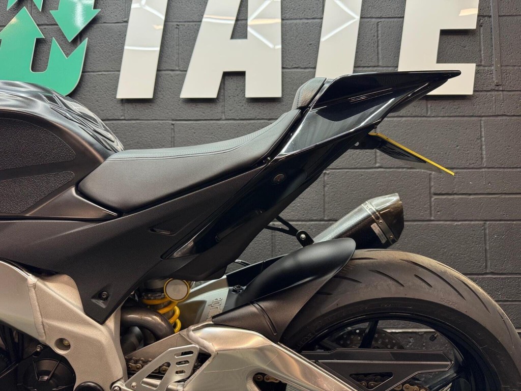APRILIA Tuono 1000 V4