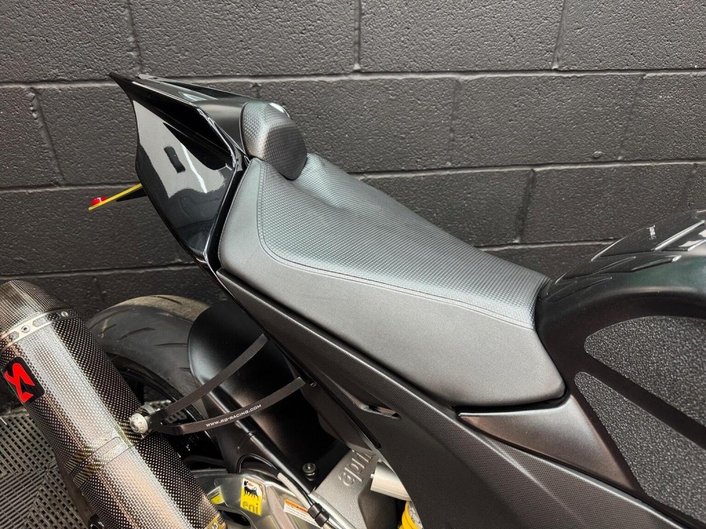 APRILIA Tuono 1000 V4