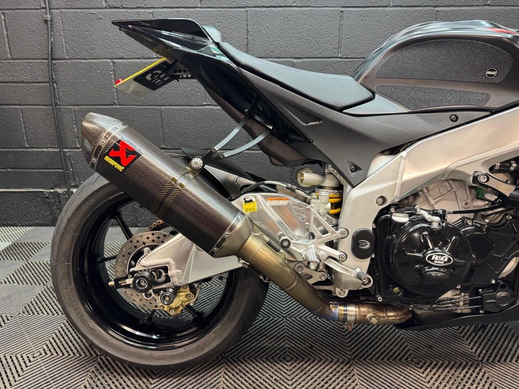 APRILIA Tuono 1000 V4
