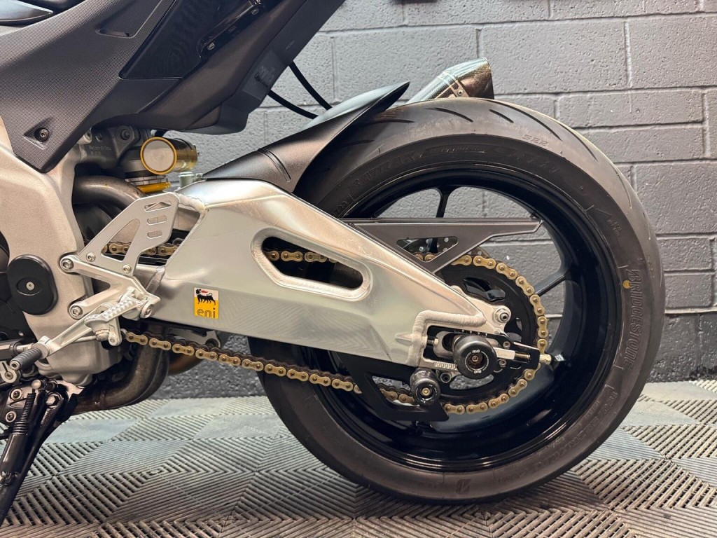 APRILIA Tuono 1000 V4