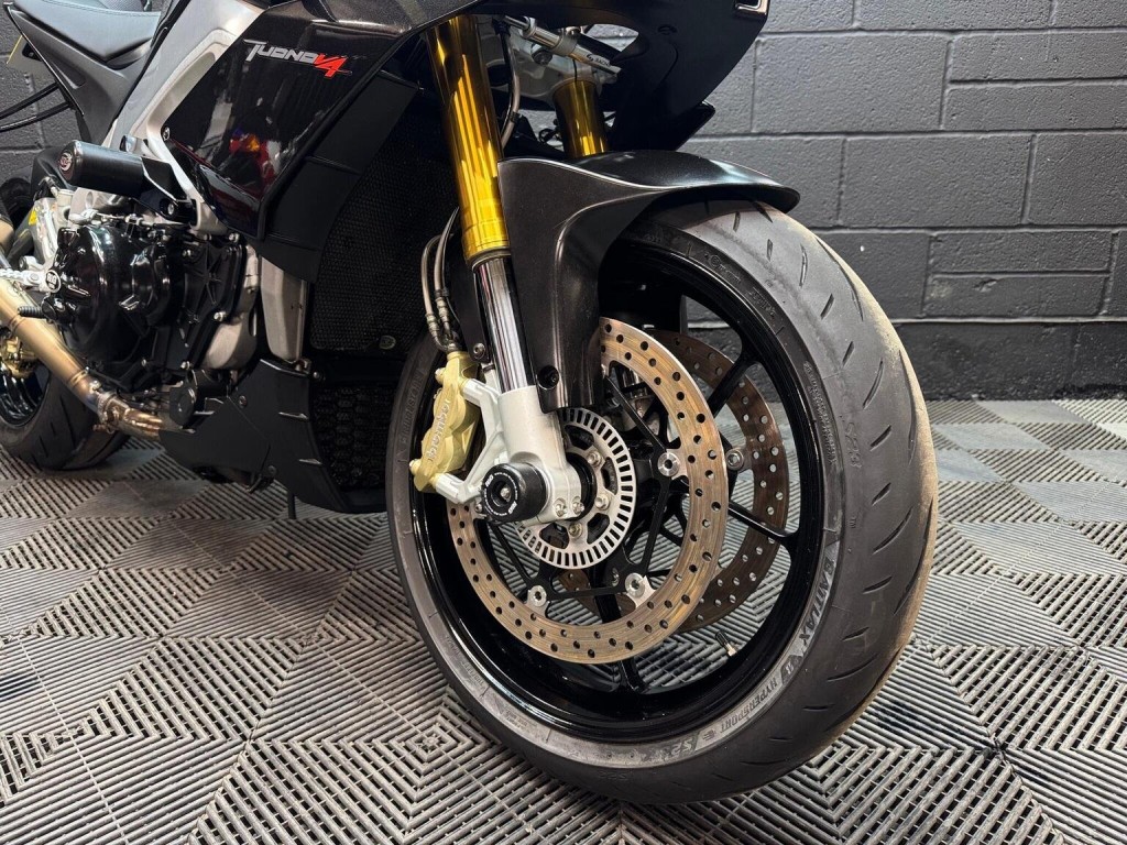 APRILIA Tuono 1000 V4
