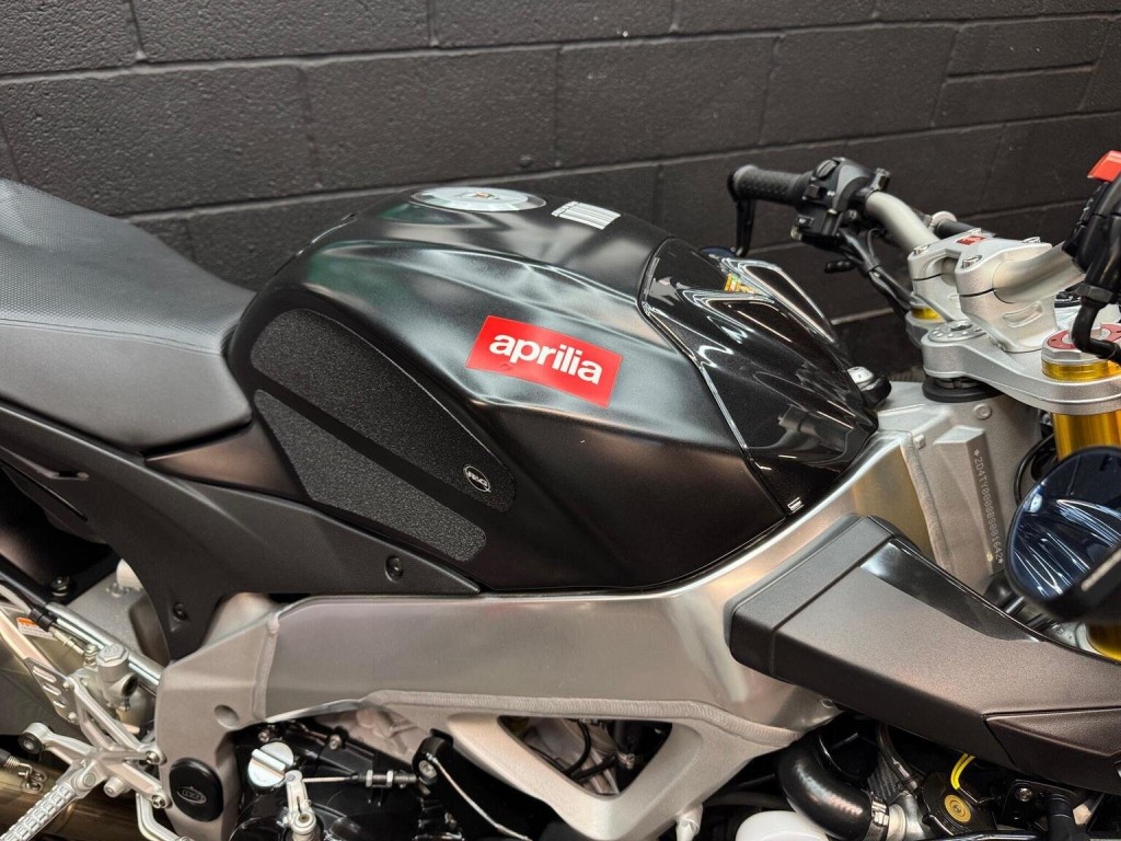 APRILIA Tuono 1000 V4