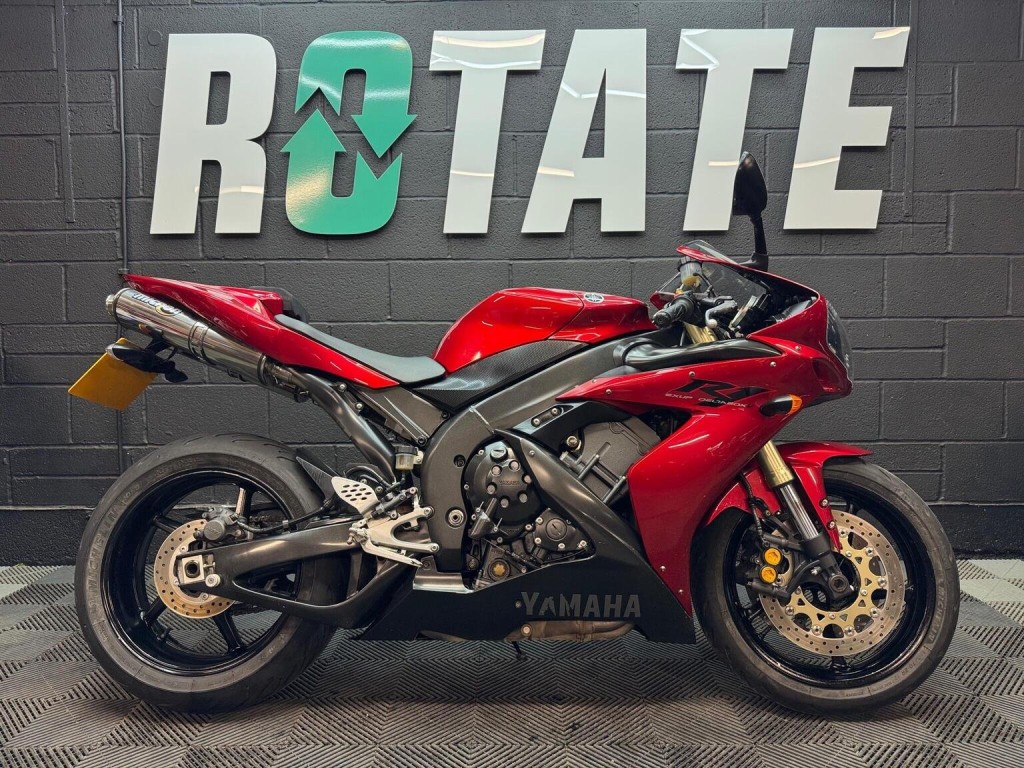 YAMAHA R1