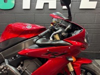 YAMAHA R1