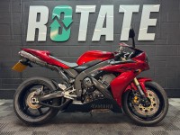 YAMAHA R1