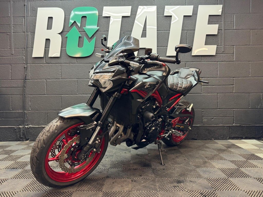 KAWASAKI Z900