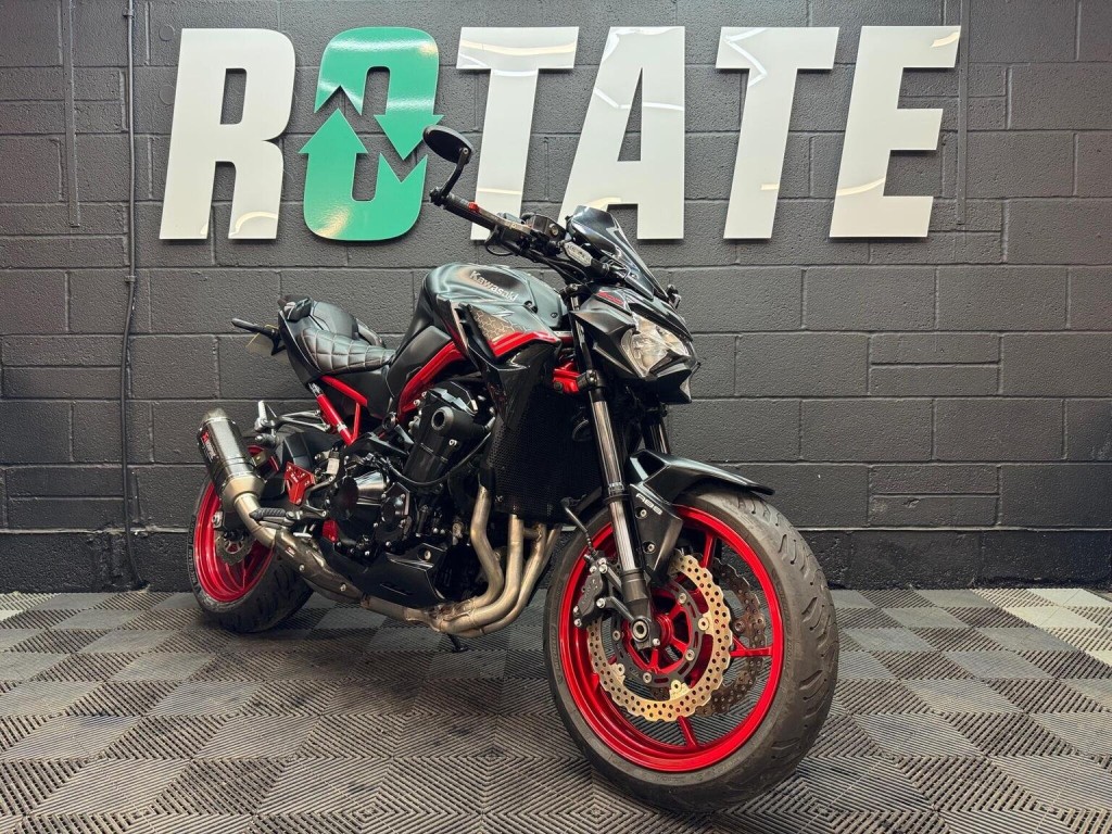 KAWASAKI Z900