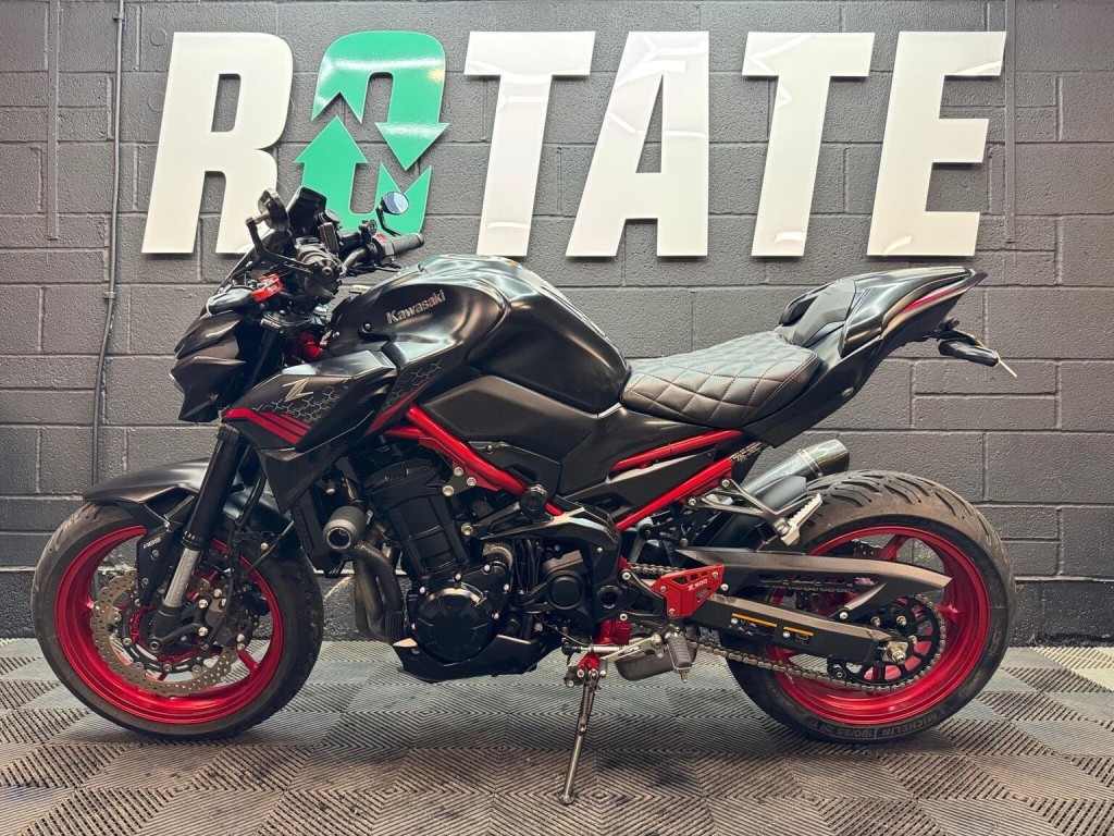 KAWASAKI Z900