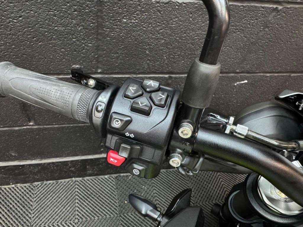 TRIUMPH STREET TRIPLE 765