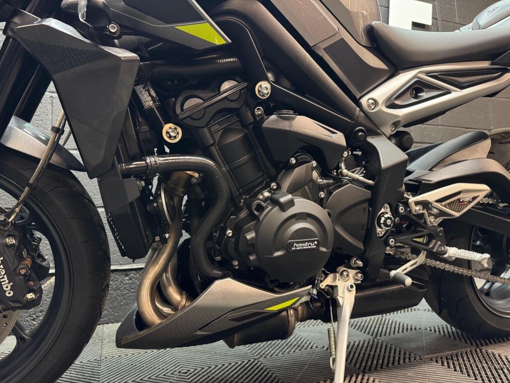 TRIUMPH STREET TRIPLE 765