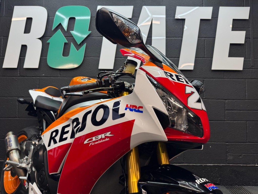 HONDA CBR1000RR Fireblade