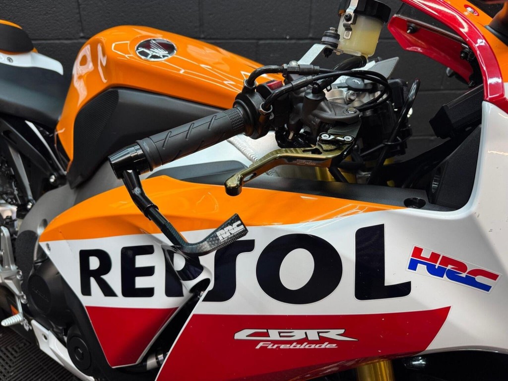 HONDA CBR1000RR Fireblade