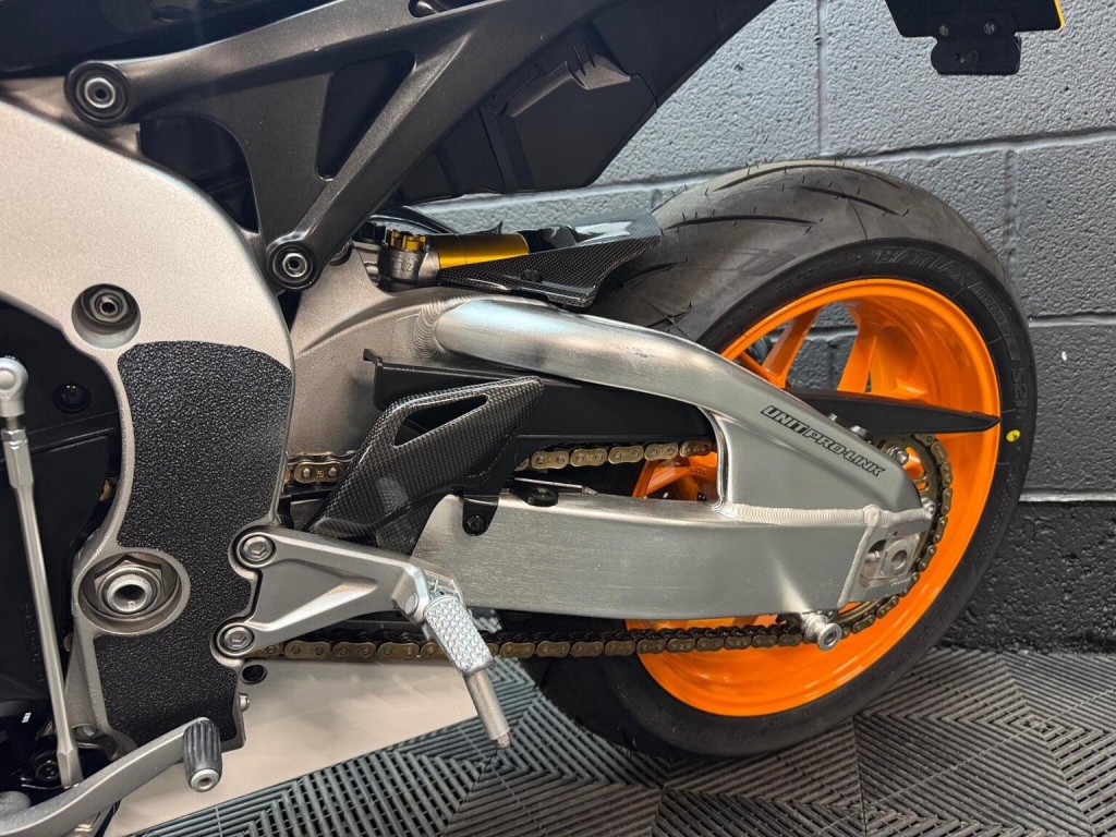 HONDA CBR1000RR Fireblade