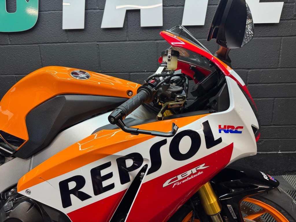 HONDA CBR1000RR Fireblade